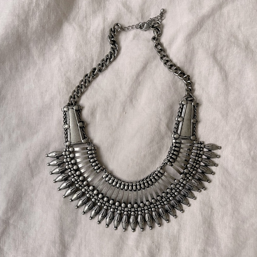 Statement Silver necklace